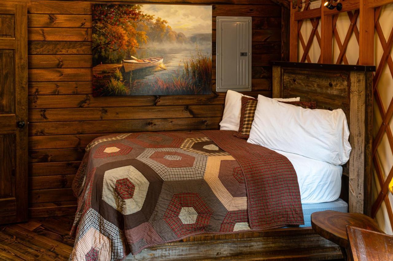 Вилла Tranquil Haven Luxy Yurt - Creekside Glamping With Private Hot Tub Topton Экстерьер фото